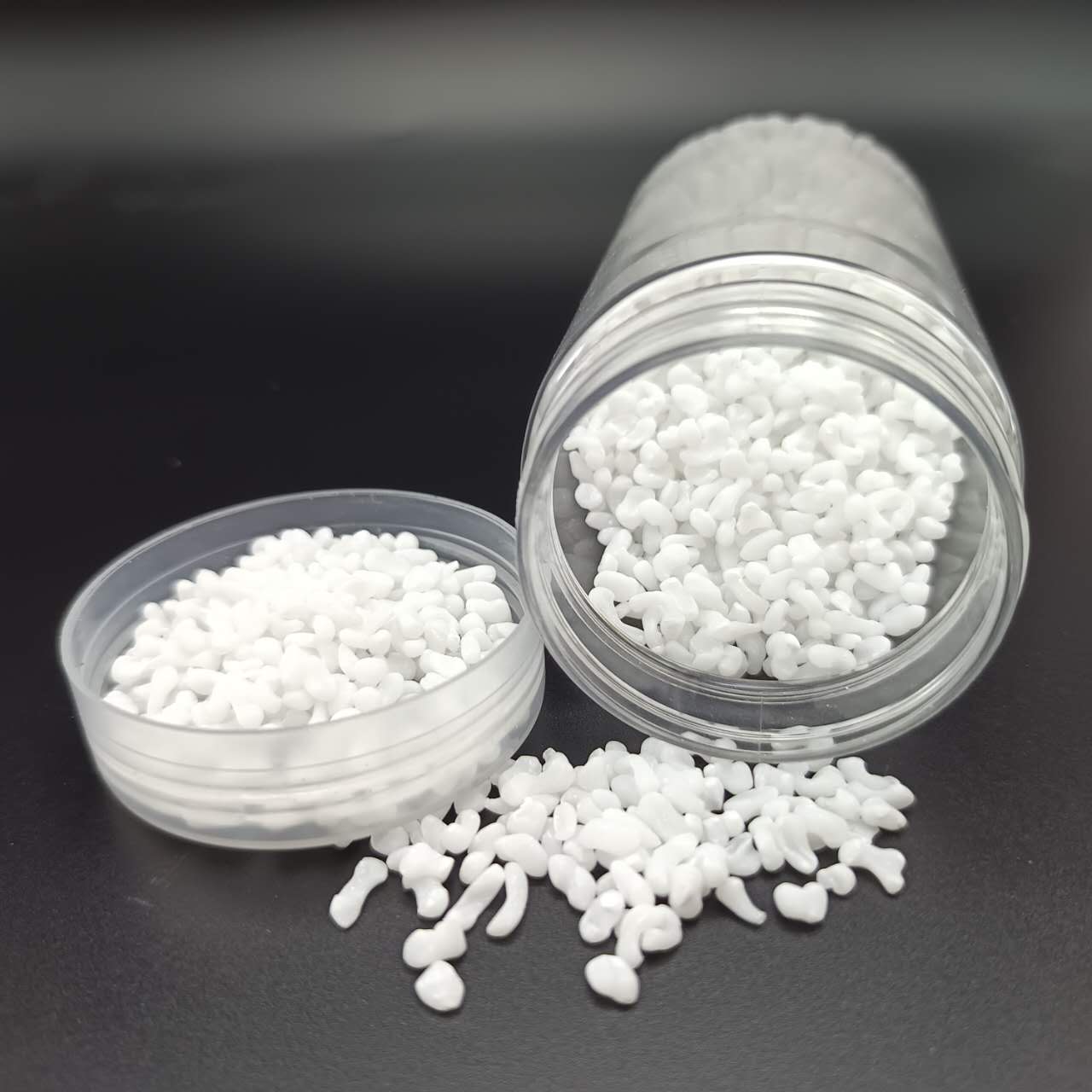 Sodium sulfate masterbatch