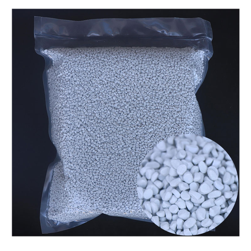 Moisture absorbent masterbatch
